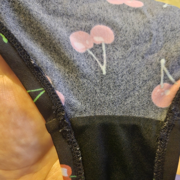 Forever 21 Plus Retro Halter Style Black and Red Cherry 1pc Swimsuit 1X - Picture 5 of 5